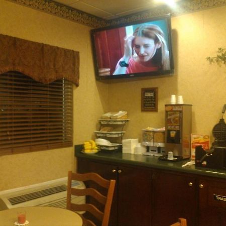 Deerfield Inn And Suites Steele Εξωτερικό φωτογραφία