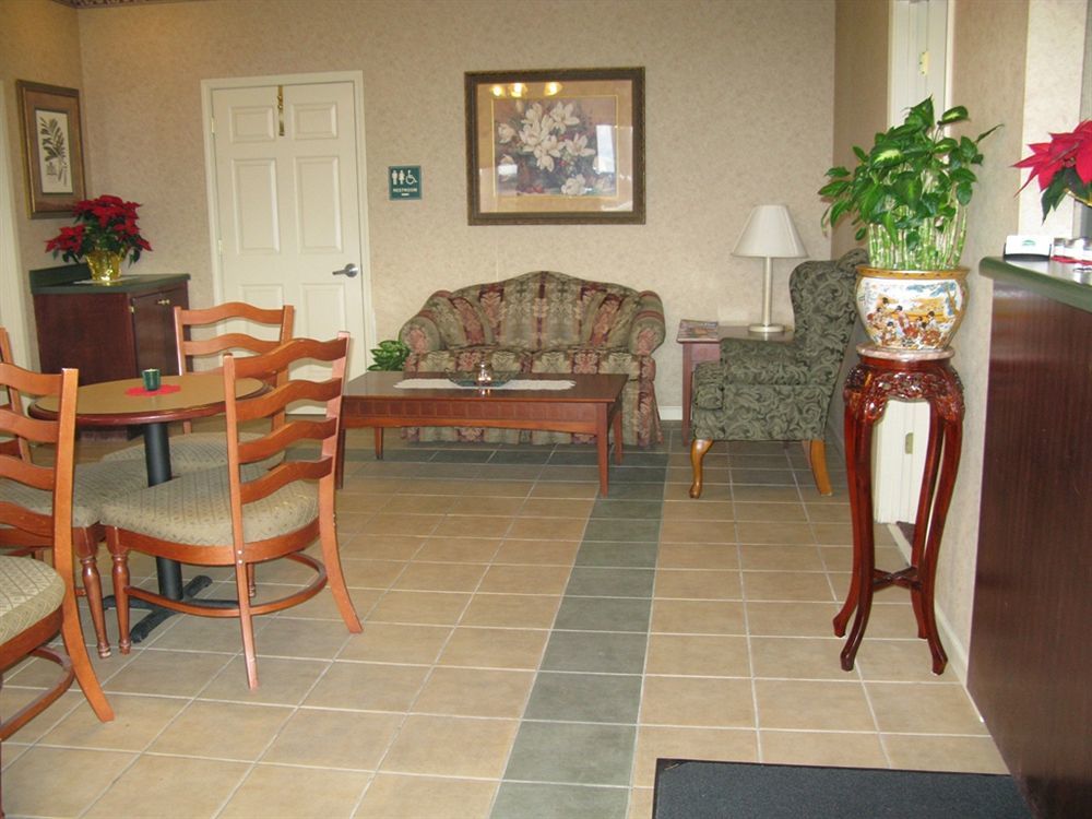 Deerfield Inn And Suites Steele Εξωτερικό φωτογραφία